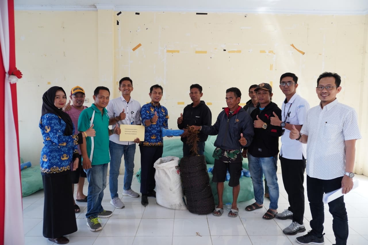 Pemprov Sulsel Berikan Bantuan Prasarana Budidaya Rumput Laut di Sinjai